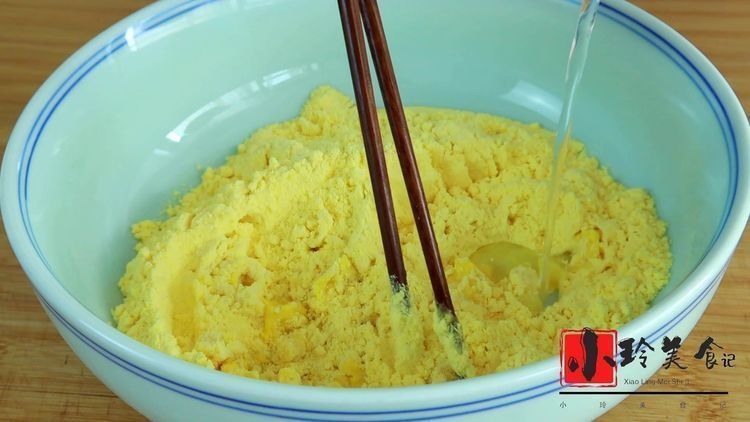 做法|玉米面这种做法第一次见,有滋有味,越嚼越香,真是高手在民间