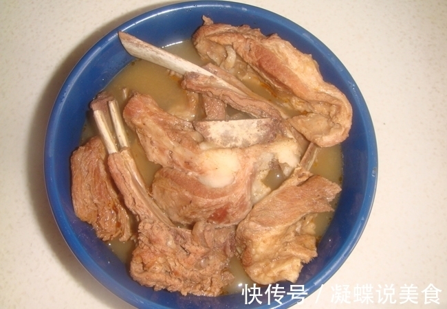 做羊肉不用一滴油，还能去掉膻味，香到你流口水