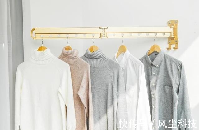 衣服|阳台和客厅打通后，衣服晾哪里？5种办法解决，让你不再困扰！