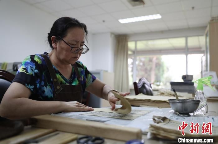 传承|传承！宁夏女“郎中”坚持40年为古籍“续命”