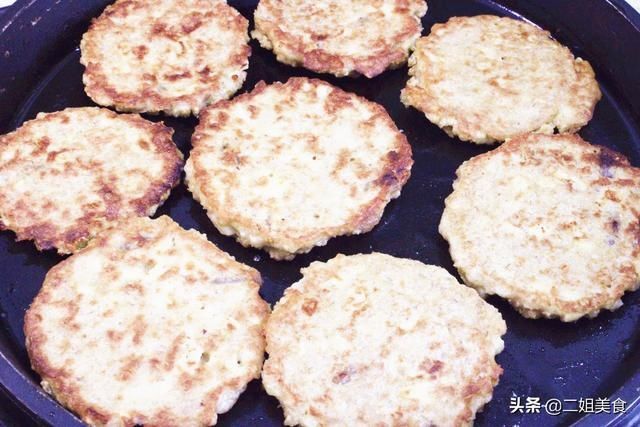 电饼铛|把苹果倒入燕麦片中，太厉害了，80岁奶奶教我的做法，简单实用