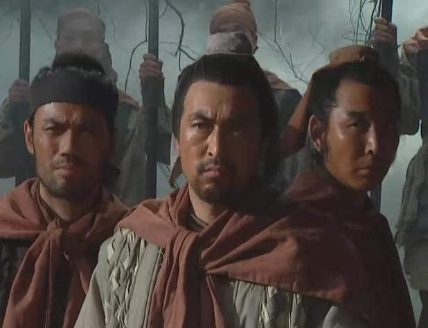 王伦|水浒第一上梁山的好汉,从二把手混到无人问津,最后惨死马蹄之下