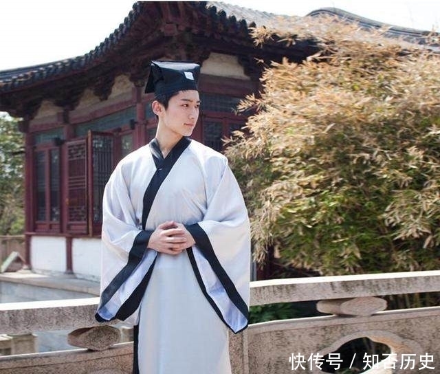 岳母出一上联:下大雨,空中雳,鸡蛋豆腐留女婿 女婿听后很羞愧