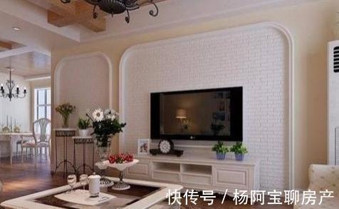 电视背景墙|客厅别再装电视墙了，现在流行石膏线装饰，既美观又省钱
