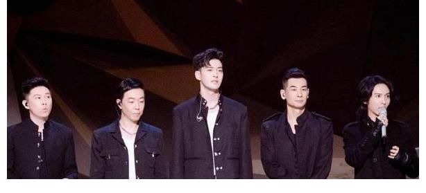 哥哥：最新排名信息量大，说唱歌手1人定成团，1人却排名大幅下降