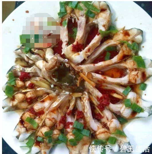 孔雀开屏|家人聚餐,这道家常蒸菜,蒸一蒸,8分钟上桌,鲜美到流口水