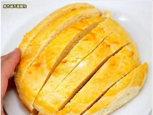  早餐手撕面包的做法，不用加水，不用烤箱，出锅香甜柔软还拉丝
