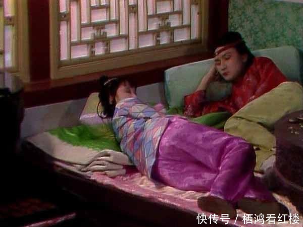 床上|芳官醉酒,袭人为何将她放在宝玉床上?是不知避嫌还是有意陷害?