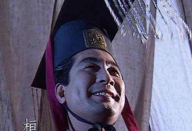 傀儡|他被扶持登基却当了13年的傀儡，心爱的女人被欺负后，他终于崛起