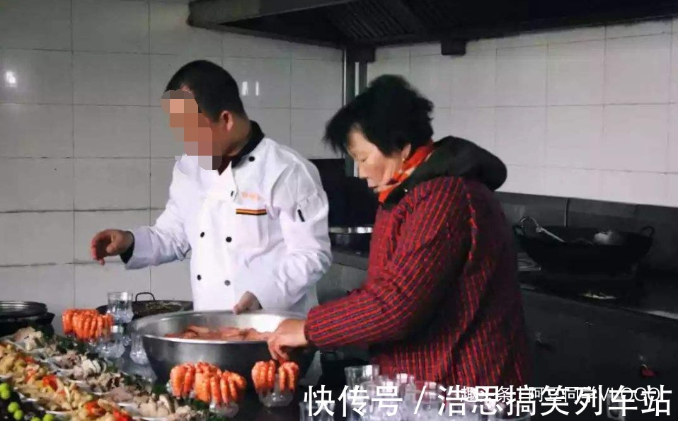 支柱|儿媳剖腹产下九斤重儿子,全家抱着孩子倒地痛哭,护士也流泪