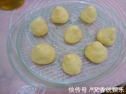 3种面粉掺一起，做出来的窝窝头松软好吃有嚼劲，蒸一锅不够分