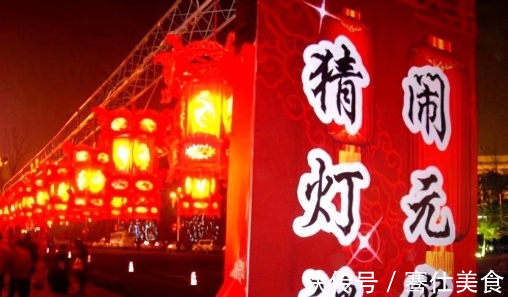 乾隆#纪晓岚出了个灯谜,乾隆猜不出来,看到谜底后恍然大悟