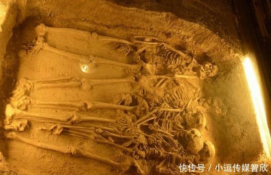 殉葬|朱元璋恢复活人殉葬制度,陪葬的46位嫔妃,死法让人脊背发凉