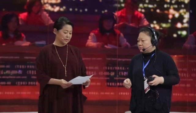 失去倪萍的《等著我》收視率直線下滑，李七月舒冬兩人撐不起臺面