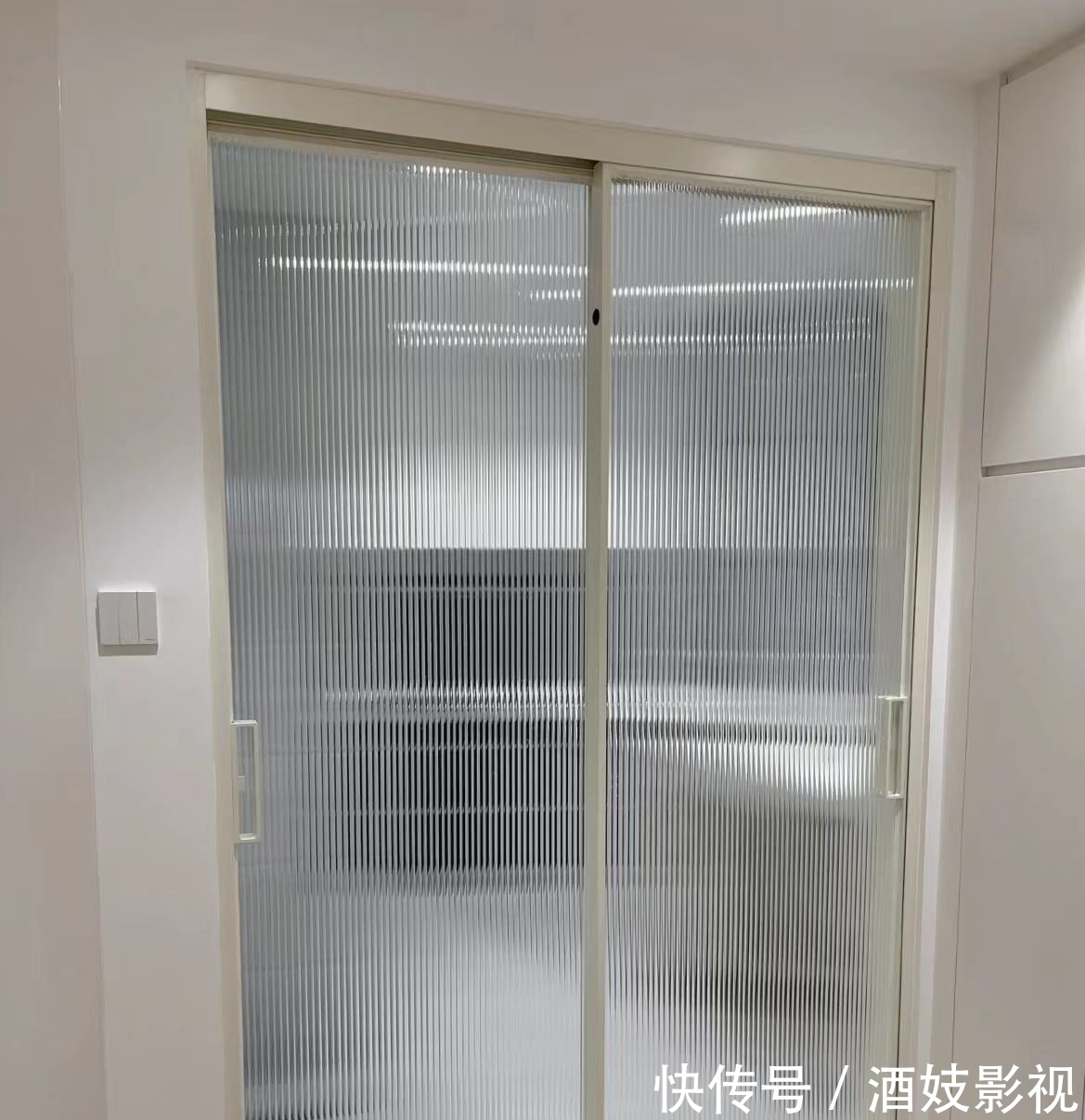 装饰画|他们家81㎡，用原木+现代简约，打造成日式混搭风，平淡又温馨