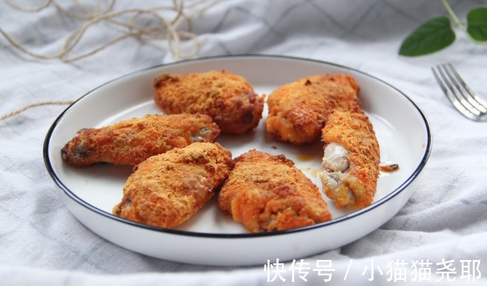 调味料|用咸蛋黄烤鸡翅，香咸美味，做法不难，好吃到舔手指