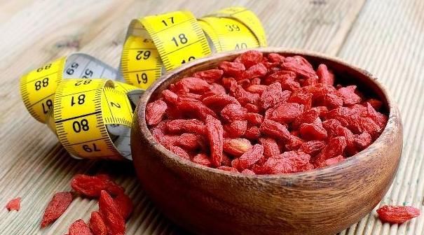 枸杞嚼着吃好还是泡着喝好？或许很多人不清楚，别再吃错了！