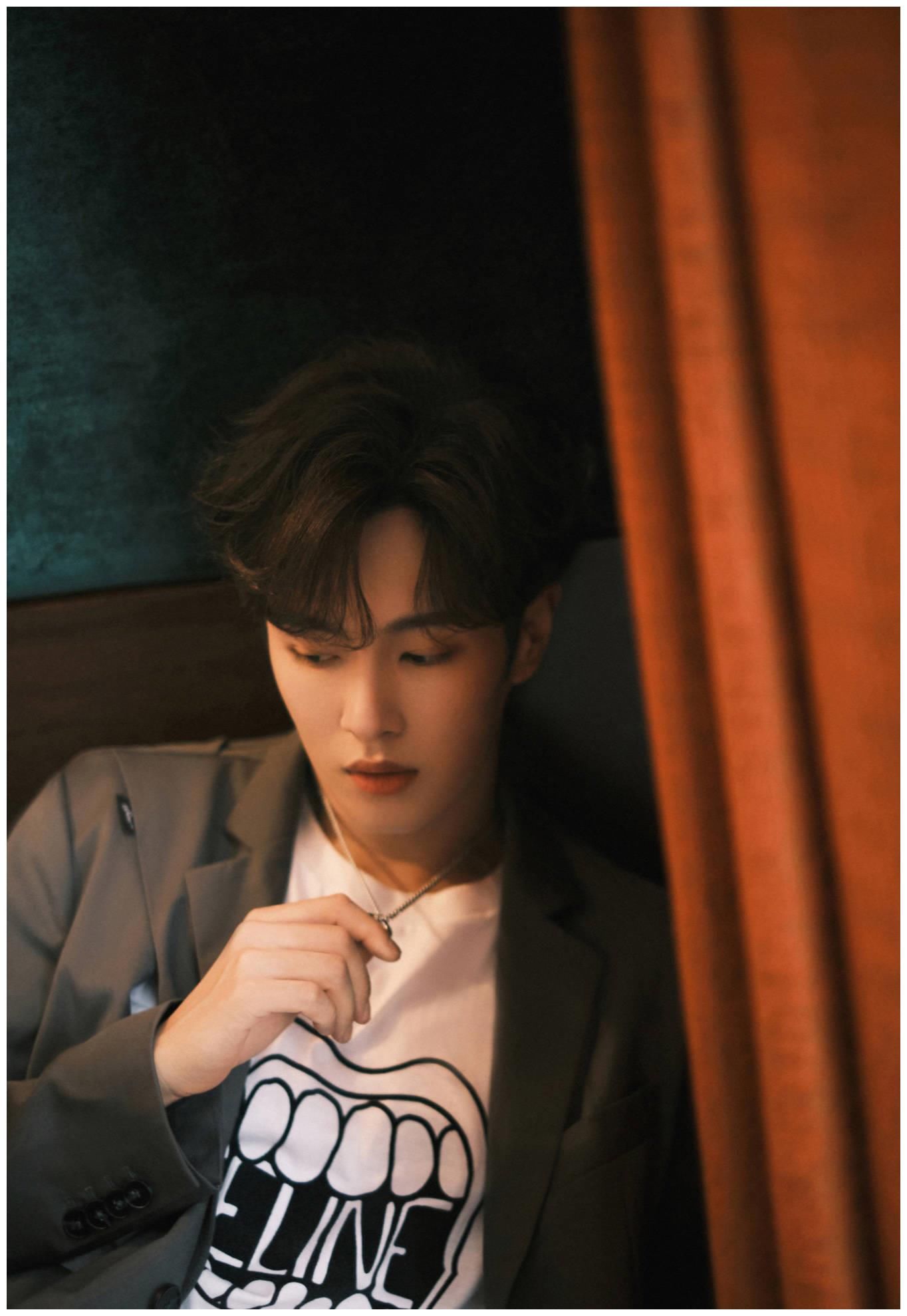 余景天不退赛还有望C位出道？网传罗一舟C位已定，猕猴桃的魔咒