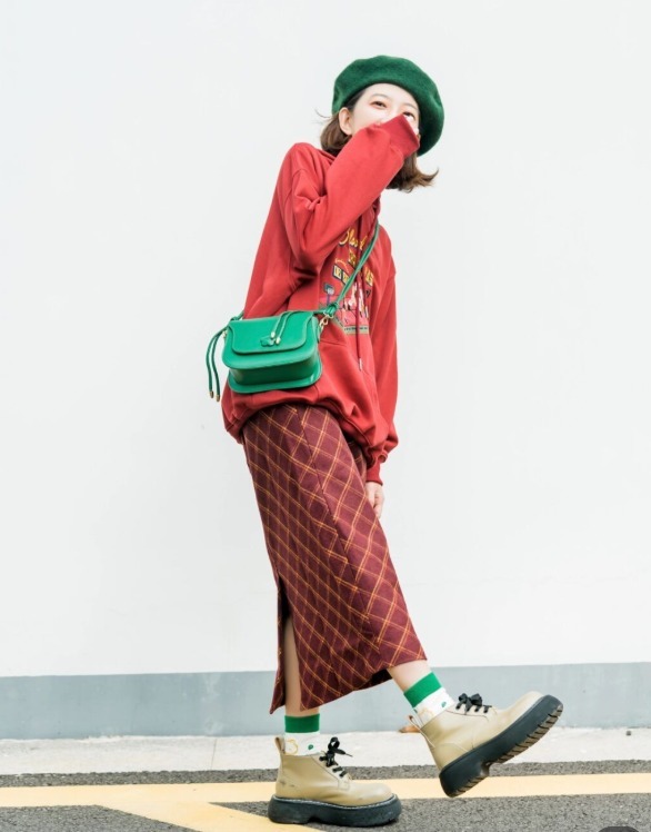 下半身 小个子穿卫衣竟然这么时髦!选择这几种流行色,活力十足还不挑人