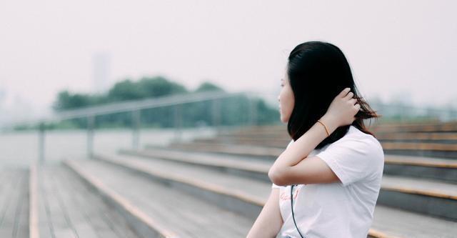 买房|给女儿买房,结果女婿父母先搬进去养老:心疼女儿,却便宜了亲家