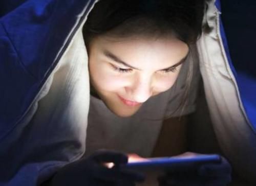 失眠|失眠竟与缺维生素有关？及时补充这2种维生素，或能缓解失眠困扰