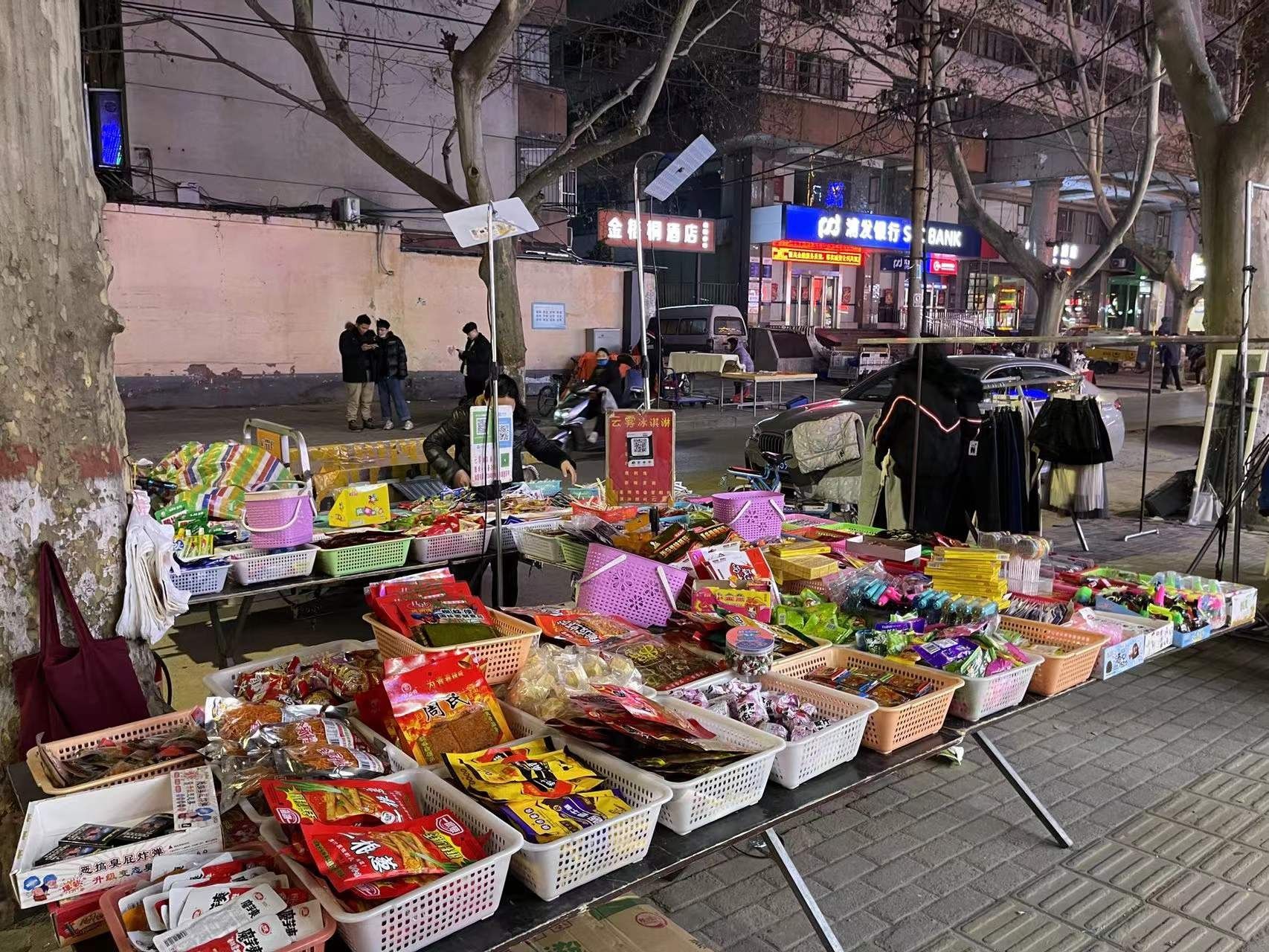 小吃街|郑州健康路夜市回来了！