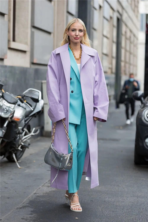 气温回升，及时get风衣的3种搭配法则，紧跟时尚潮流