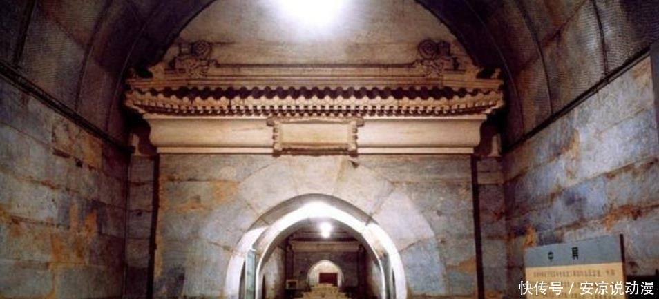 德国人|德国人拍摄的慈禧出殡照：场面十分浩大，图3轿夫竟面带笑容