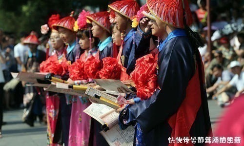 苏轼!状元随手写的一首诗,苏轼评:百年无人望其项背!千年独一份!