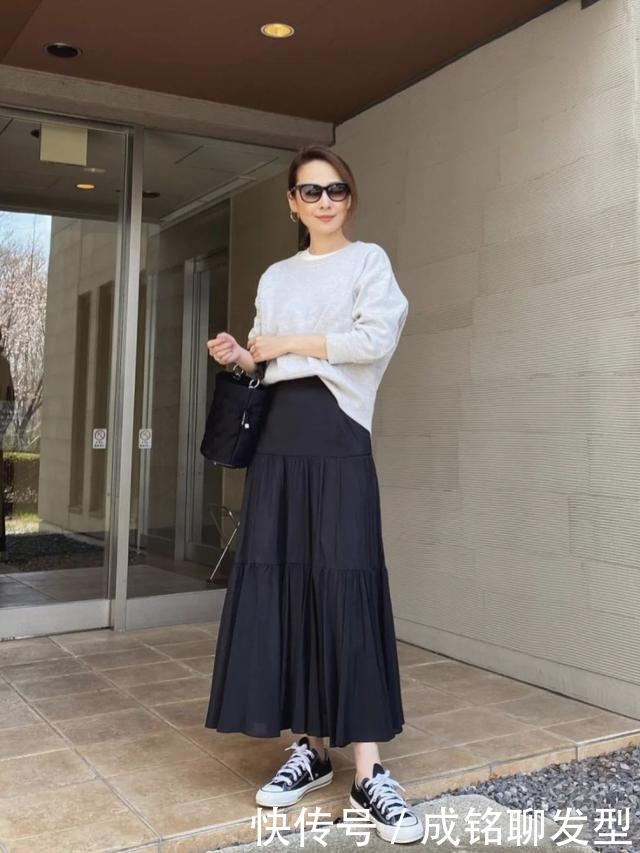 身材|这才是五十岁女人该有的装扮,这位日本博主的优雅穿搭,超有气质