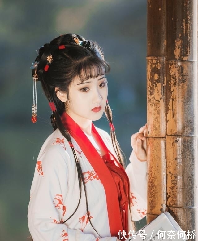 黛玉#网红穿汉服模仿“林黛玉”,网友:让你模仿,没让你超越