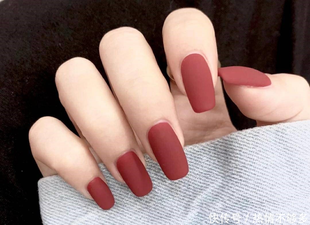 神秘|冬季“超火”磨砂美甲,绿色贵族,紫色神秘,它最受年轻人喜欢