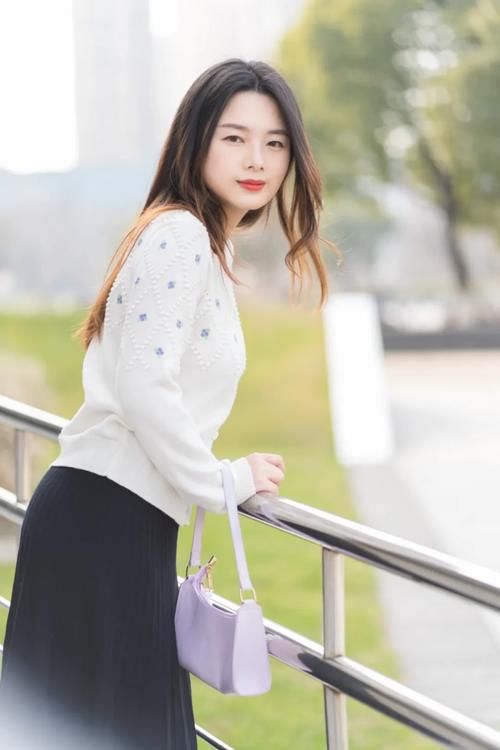 “ 春外套 ”我爱惨了！2021年这么穿，流行极了