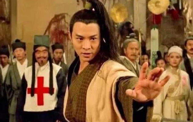 男主角$倚天中张无忌有3大神兽,一只被张无忌烤了吃,一只活了九十多年