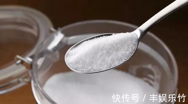 慢性疾病|血压高的人，不想脑溢血，打死都不要多碰这三种“食物”