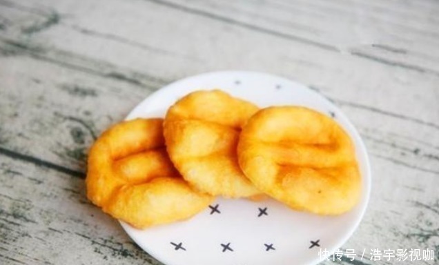面团|油饼怎么做又酥又好吃吃客的你真的知道吗看老奶奶的制作流程