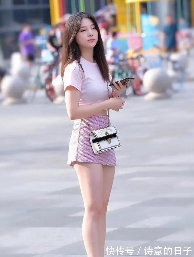 超短裙 粉色T恤配短裙,减龄显瘦凸显少女感,看谁穿得好看!