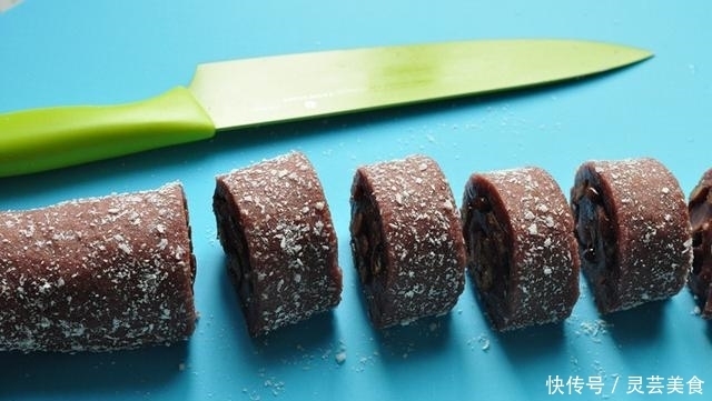 一杯糯米一碗红豆,蒸熟加搅拌,即成又香又软的糯米糕,再不用买