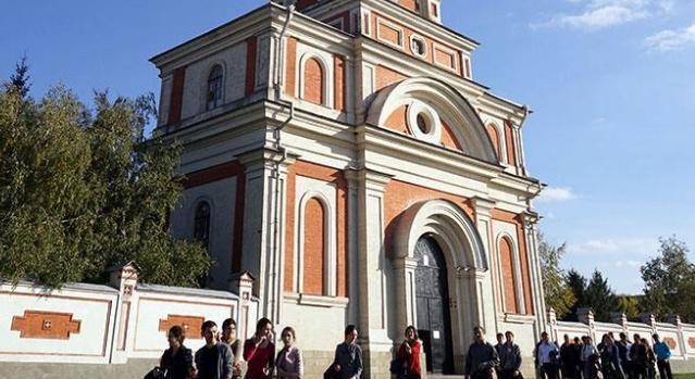 仅存|世界上仅存的苏维埃国家，翻版的小苏联，国旗国徽仍是镰刀锤头