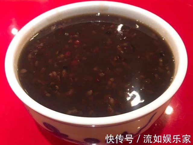 花青素|黑枸杞有着“花青素之王”的美誉,4种吃法为健康美丽加分