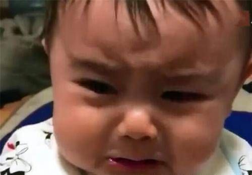 宝妈|6个月宝宝断奶第一天,妈妈下班回家看到儿子的表情,心都酥化了