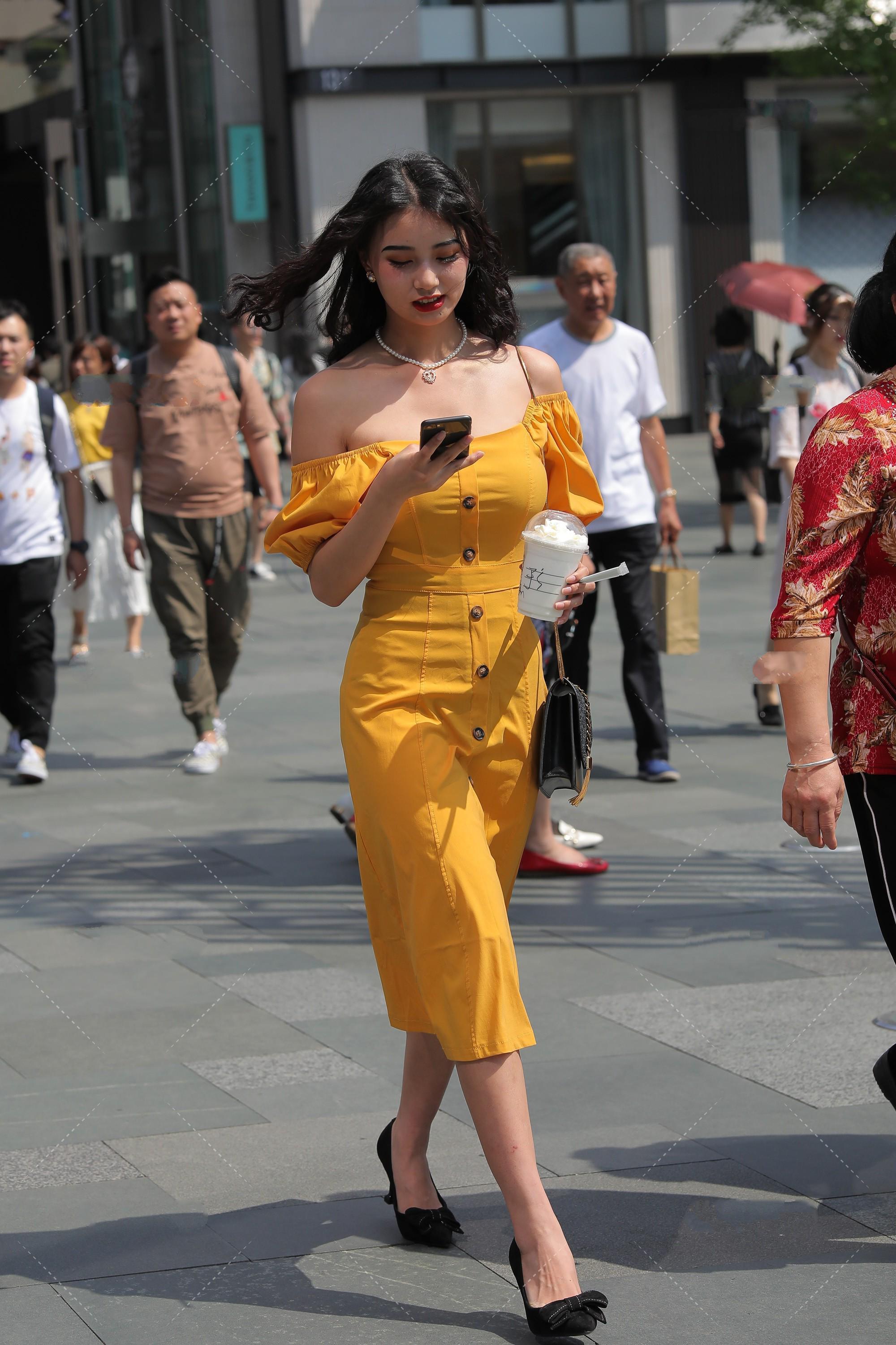 可爱|浅色一字肩连衣裙, 俏皮可爱又不失高雅, 难怪这么多女孩喜欢