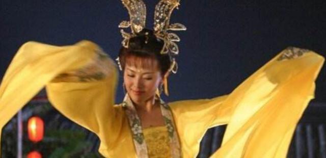 开挂|此女一生都在开挂,熬死主子升成正室,最后还当上了开国皇后