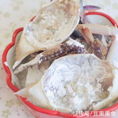 降温天一定要喝碗热乎乎的「梭子蟹年糕汤」，啊啊啊鲜到掉眉毛