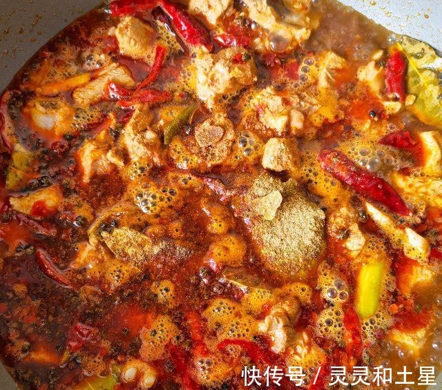 美食天下|十三香麻辣排骨，麻辣入味儿，好吃下饭！