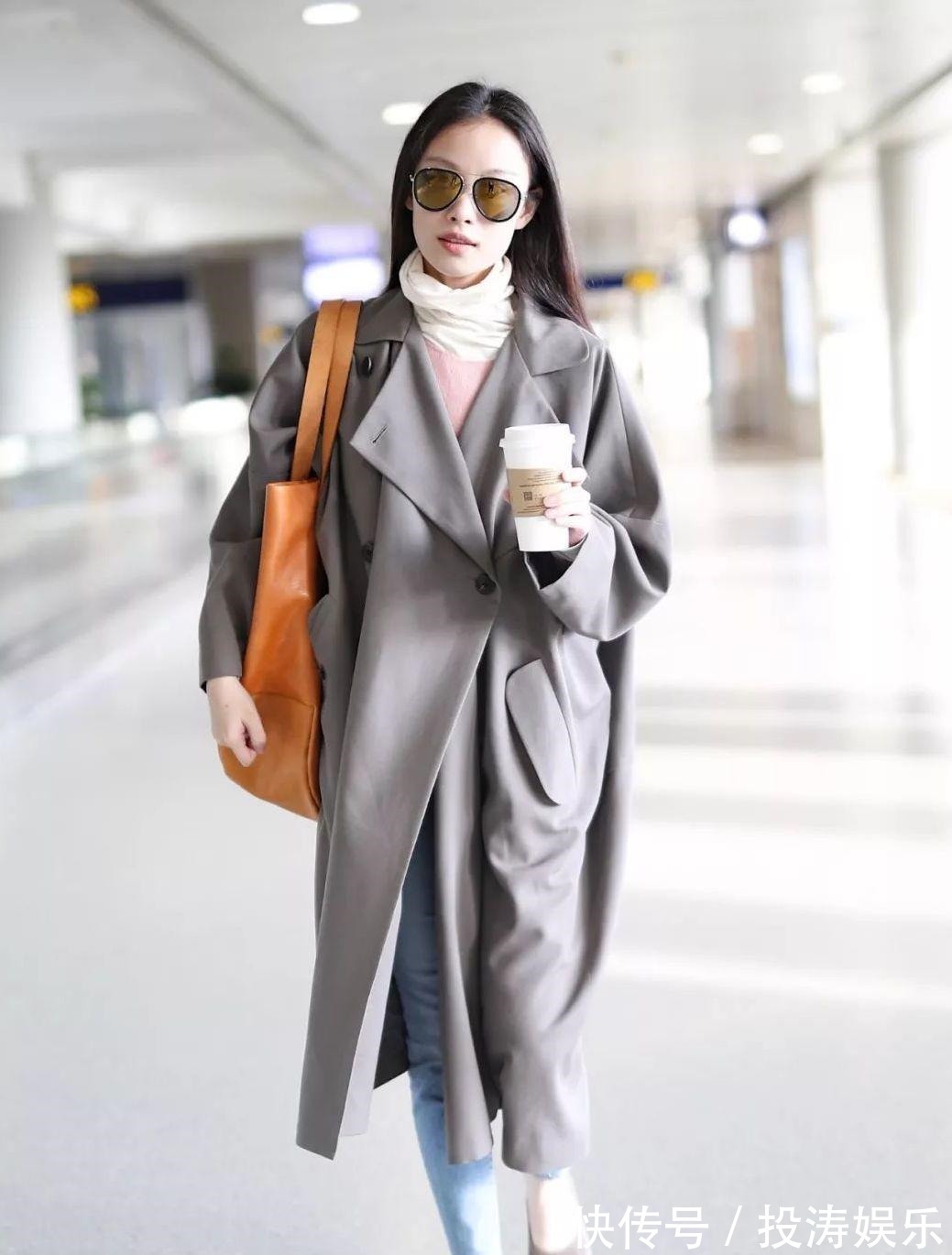 驼色 大衣买什么色不容易过时这5个颜色很经典,秋冬搭配好时髦