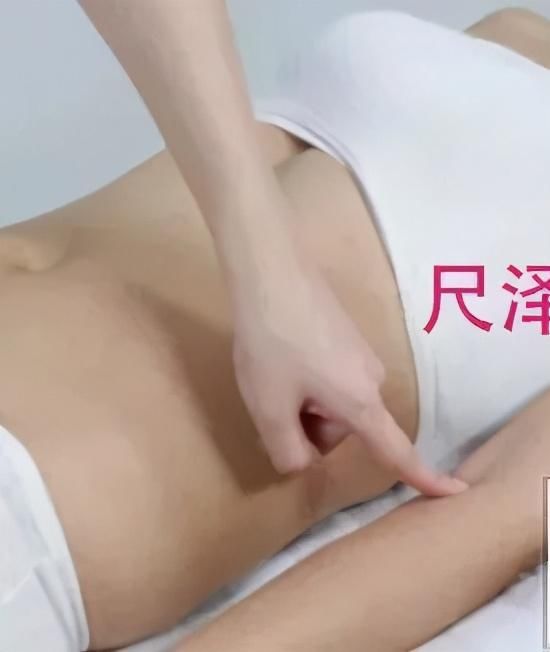  易出现|肺气不足怎么办？三个穴位一套连环掌，换回一个好肺