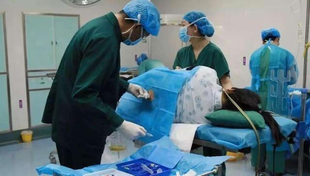 医生|产妇怀了龙凤胎,想要一对兄妹,医生抱歉,顺序拿错了