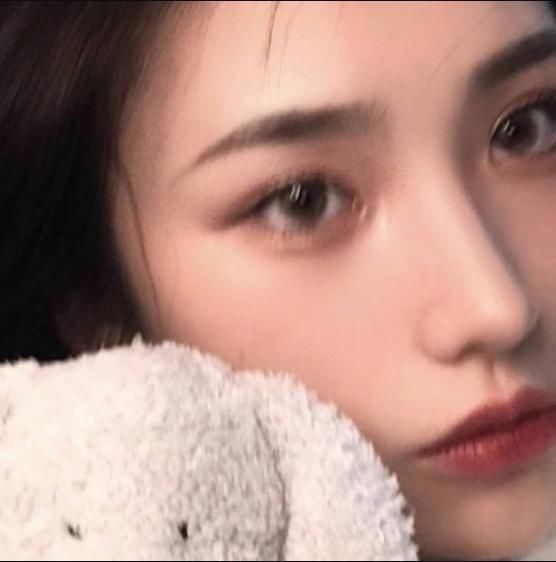 脸上这“3地方”凸起的女生,是标准的“樱花脸”,全中铁定被暗恋