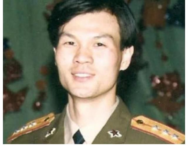 演員|李彬：當(dāng)兵15年，演員轉(zhuǎn)行當(dāng)主持人一炮而紅，56歲生大病惹人擔(dān)憂